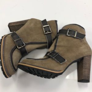 Bettye muller suede tan booties sz 6 NWB